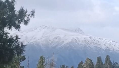 जम्मू-कश्मीर में हुआ सर्दियों का आगमन हुई सीजन की पहली बर्फबारी, पर्यटकों और स्थानीय लोगों में उत्साह, IMD ने जारी किया था अलर्ट