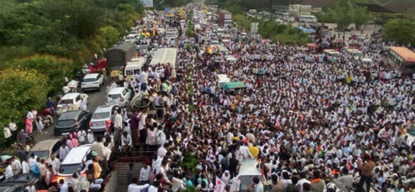हजारों किसानों ने नागपुर में सड़क जाम कर उठाई आवाज, सरकार को चेतावनी दी भारत बंद की