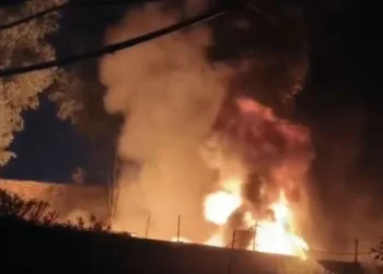 JALANDHAR में रबर फैक्ट्री के गोदाम में लगी भीषण आग, 30 से अधिक दमकल गाड़ियों ने बुझाई आग, 4 घंटे बाद काबू पाया गया आग पर काबू