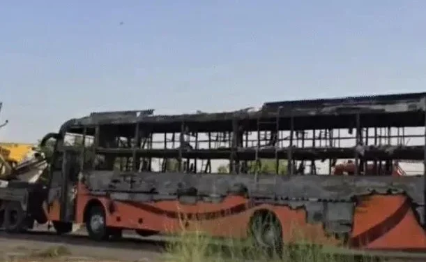 JISALMER BUS FIRE INCIDENT: जैसलमेर से जोधपुर जा रही नई AC बस अचानक लगी आग, 20 यात्रियों की जिंदा जलकर मौत, DNA सैंपलिंग से हो रही पहचान