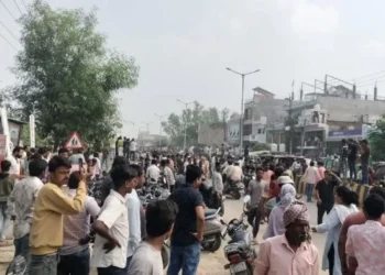 FATEJPUR NEWS:दीपावली से पहले लोधीगंज पटाखा बाजार में आग ने मचाया तांडव, 15 करोड़ का हुआ नुकसान, सुरक्षा इंतज़ामों पर उठे सवाल