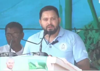 BIAHR ASSEMBLY ELCTION 2025: तेजस्वी यादव ने शुरू किया चुनावी अभियान, जनता को भरोसा और नौकरी देने का किया वादा, RJD ने लॉन्च किया चुनावी गाना