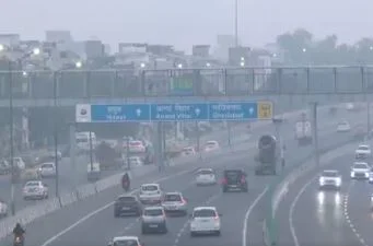 DELHI-NCR में बढ़ा वायु प्रदूषण, AQI  पहुंचा ‘बेहद खराब’ स्तर पर,  स्मॉग और धुंध ने बढ़ाई मुश्किलें , हवा बनी खतरे की घंटी
