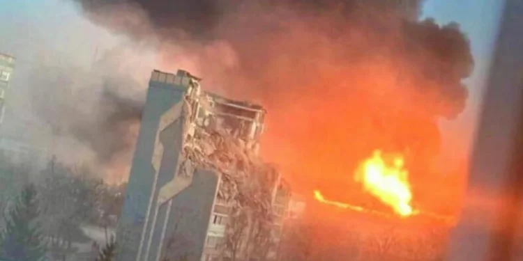 रूस ने रात को UKRAINE में करी सबसे बड़ी स्ट्राइक. TERNOPIL प्रांत में दागी 476 ड्रोन और 48 मिसाइलें, 3 बच्चों समेत 25 की मौत, 73 लोग घायल