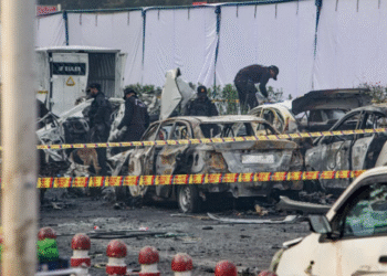 Delhi Blast वीडियो, कॉल और ब्रेनवॉश: कैसे डॉक्टरों को टेरर मॉड्यूल में बदला गया — दिल्ली ब्लास्ट की जांच में खुली परतें