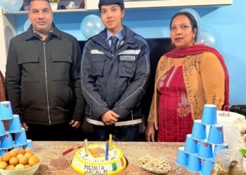 HOSHIARPUR ਜਿਲੇ ਨਾਲ ਸੰਬੰਧਿਤ ਸਿਮਰਨਜੀਤ ਕੌਰ ਨੇ ਇਟਲੀ ਵਿੱਚ ਪੁਲਿਸ ਦੀ ਪ੍ਰਾਪਤ ਕੀਤੀ ਨੌਕਰੀ ਵਧਾਇਆ ਪੰਜਾਬੀਆਂ ਦਾ ਮਾਨ