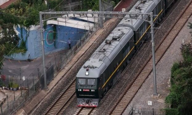 CHINA में 15 साल बाद सबसे बड़ा ट्रेन हादसा ,ट्रैक पर काम कर रहे लोगों को ट्रेन ने मारी टक्कर ,11 लोगों की मौत ,रेलवे सुरक्षा पर उठे सवाल