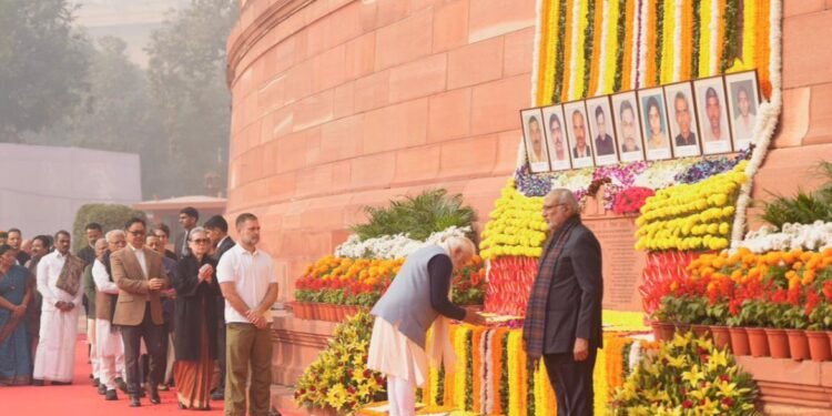 13 दिसंबर 2001 की दर्दनाक याद, संसद पर आतंकी हमले की बरसी, शहीदों को किया गया  नमन