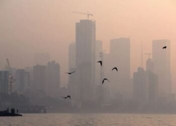 DELHI के बाद मुबंई की हवा हुई जहरीली, BMC ने लागू की GRAP-4 की पाबंदियां,कंस्ट्रकशन पर लगी रोक
