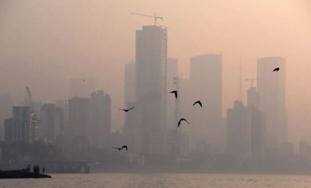 DELHI के बाद मुबंई की हवा हुई जहरीली, BMC ने लागू की GRAP-4 की पाबंदियां,कंस्ट्रकशन पर लगी रोक