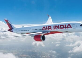 DELHI-MUMBAI एयर इंडिया फ्लाइट की  हुई इमरजेंसी लैंडिंग,इंजन में आई तकनीकी खराबी, पायलट की सूझबूझ से टला हादसा ,सभी यात्री सुरक्षित