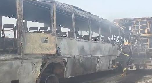 घने कोहरे में YAMUNA EXPRESSWAY पर भीषण सड़क हादसा,7 बसों में लगी आग, 4 लोगों की जिंदा जलकर मौत, 60 लोग घायल