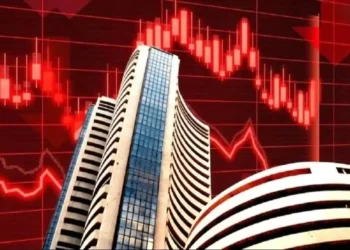 पश्चिम एशिया तनाव से बाजार में भूचाल, सेंसेक्स 1072 अंक टूटा