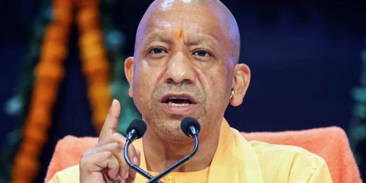 Yogi ने मोदी के 12 साल को बताया ऐतिहासिक