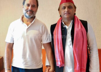 राहुल-अखिलेश की बढ़ी नजदीकियां, चुनावी मंथन