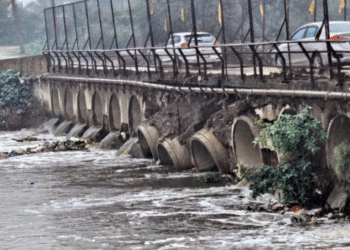 बारिश में Ghazipur काजवा बना खतरा