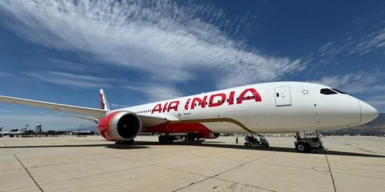 Delhi Airport पर इमिग्रेशन चूक, एयर इंडिया से जवाब तलब