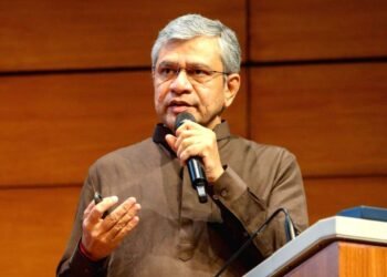 EPF सीमा ₹25,000, 51 लाख को लाभ