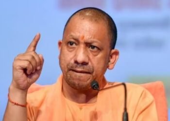 योगी का ऐलान, 6 महीने में 1 लाख नौकरियां