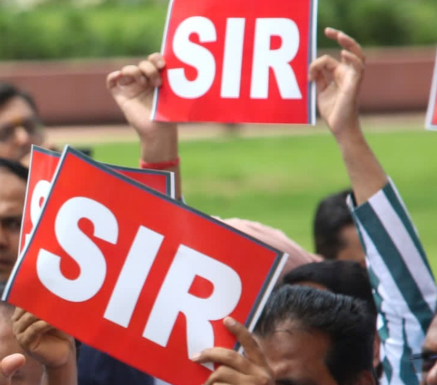 सितारों की नागरिकता पर बवाल, इमरान खान से पहले अक्षय कुमार और अदनान सामी भी रहे चर्चा में