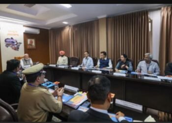 PM MODI DEHRADUN VISIT:उतराखण्ड के बाढ़ प्रभावित क्षेत्रों के लिए 1200 करोड़ का पैकेज, राहत कार्य व NDRF की टीमों से की मुलाकात