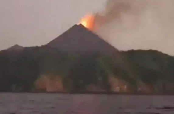 अंडमान का सक्रिय ज्वालामुखीः8 दिन में हुए 2 धमाके ,विस्फोट से निकली राख व गैस प्रशासन ने दी चेतावनी