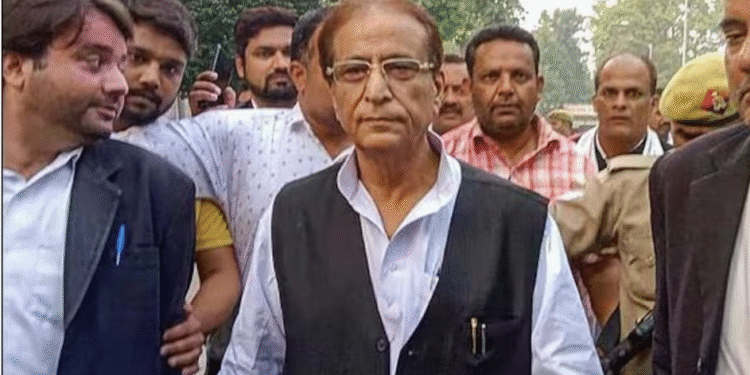 23 महीने बाद जेल से बाहर आए सपा नेता आजम खान , समर्थकों का किया धन्यवाद, सबका सवाल आखिर कब तक रहेंगे जेल से बाहर?