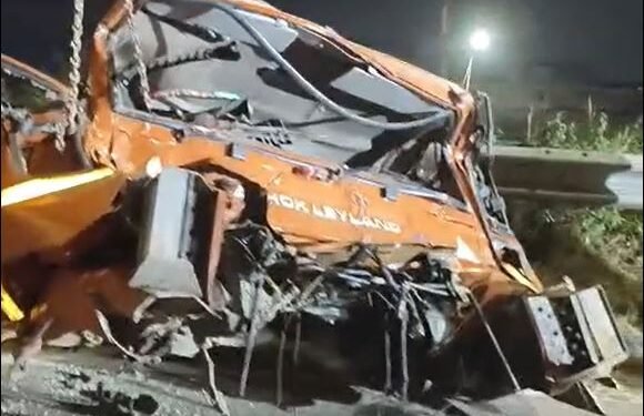अंबाला में दर्दनाक सड़क हादसा: तेज रफ्तार ट्रक ने खड़े ट्रक को मारी टक्कर, ड्राइवर की मौके पर मौत  हाईवे पर देर रात लगा जाम