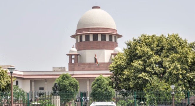 DIWALI 2025: दिल्ली-एनसीआर में ग्रीन पटाखों की अनुमति, सुप्रीम कोर्ट का बड़ा आदेश