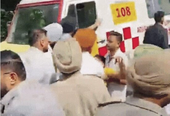 AAP मंत्री के काफिले की सड़क पर टक्कर! 5 लोग घायल, तीन गनमैनों के सिर फूटे