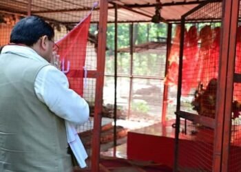“देवभूमि उत्तराखंड: सीएम धामी ने पशुपतिनाथ मंदिर में पूजा-अर्चना कर प्रदेश की सुख-समृद्धि की कामना की”