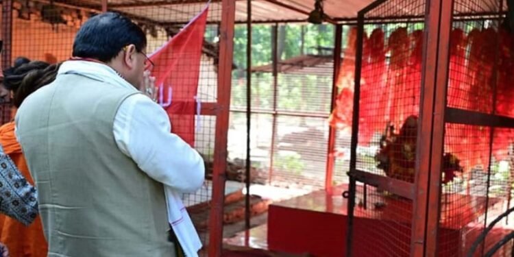 “देवभूमि उत्तराखंड: सीएम धामी ने पशुपतिनाथ मंदिर में पूजा-अर्चना कर प्रदेश की सुख-समृद्धि की कामना की”