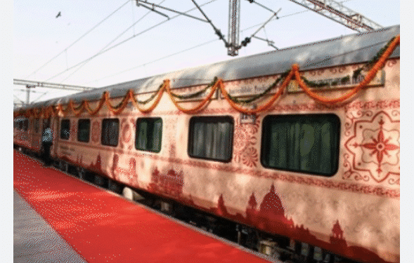 अमृतसर से रवाना हुई भारत गौरव ट्रेन: श्रद्धालुओं को चार ज्योतिर्लिंग और स्टैच्यू ऑफ यूनिटी की 9 दिन की दिव्य यात्रा