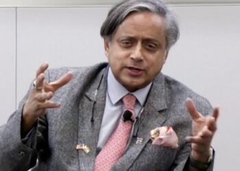 कांग्रेस नेता थरूर ने सांसद पर हमले और पुलिस एक्शन को बताया लोकतंत्र पर हमला”