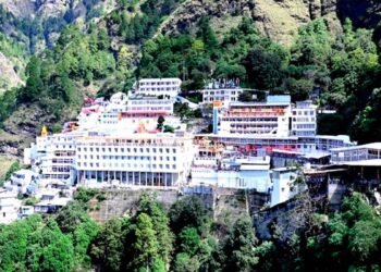 मौसम  में एक बार फिर हुई हलचल , खराब मौसम के चलते वैष्णो देवी यात्रा फिर हुई स्थगित , 5 से 7 अक्तूबर तक यात्रा पर रोक