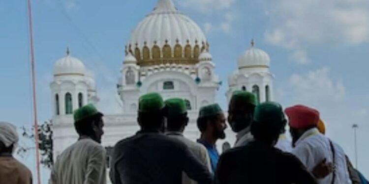 भारत सरकार ने सिख जत्थे को पाकिस्तान जाने की अनुमति दी