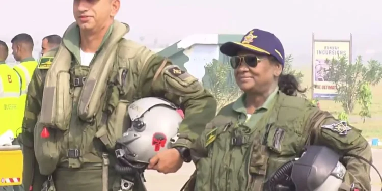 AMBALA:राष्ट्रपति द्रौपदी मुर्मू ने राफेल विमान में उड़ान भर रचा इतिहास,एयरफोर्स पर जवानों ने गार्ड ऑफ ऑनर से किया सम्मानित