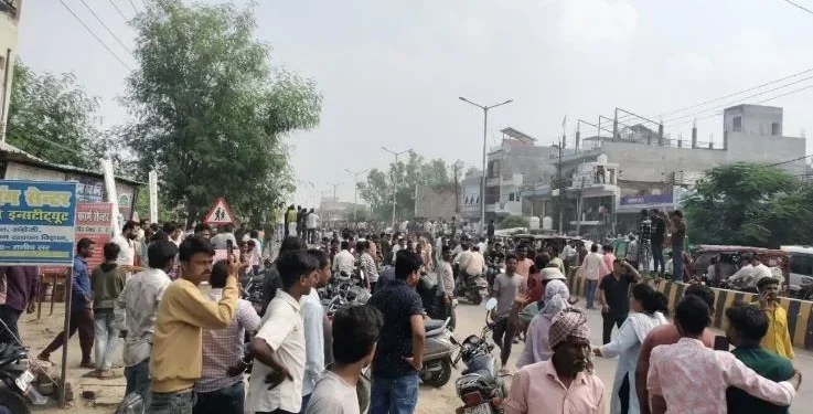 FATEJPUR NEWS:दीपावली से पहले लोधीगंज पटाखा बाजार में आग ने मचाया तांडव, 15 करोड़ का हुआ नुकसान, सुरक्षा इंतज़ामों पर उठे सवाल