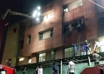 जयपुर के SMS हॉस्पिटल में भीषण आग: 7 मरीजों की दर्दनाक मौत, PM और अन्य नेताओं ने जताया दुख,   जांच के लिए गठित की टीम