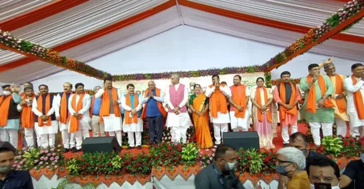 गुजरात में बड़ा राजनीतिक फेरबदल:मुख्यमंत्री भूपेंद्र पटेल की कैबिनेट ने दिया इस्तीफा ,कल होगा शपथ ग्रहण समारोह,कांग्रेस से आए विधायकों को मिल सकता है मंत्रिमंडल में मौका