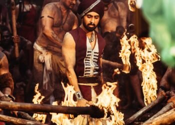 KANTARA CHAPTER 1: दिलजीत दोसांझ के ‘रिबेल’ सॉन्ग ने मचाया धमाल  बॉक्स ऑफिस पर बंपर कमाई” दिलजीत का ट्रेडिशनल लुक वायरल, दिलजीत दोसांझ छाए स्क्रीन पर