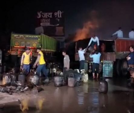 जयपुर में भीषण सड़क हादसा: LPG सिलेंडरों से भरे ट्रक में टकराया केमिकल टैंकर, 1 व्यकित की आग में  झुलसकर मौत, हाईवे पर लगा 20 किलोमीटर तक लंबा जाम