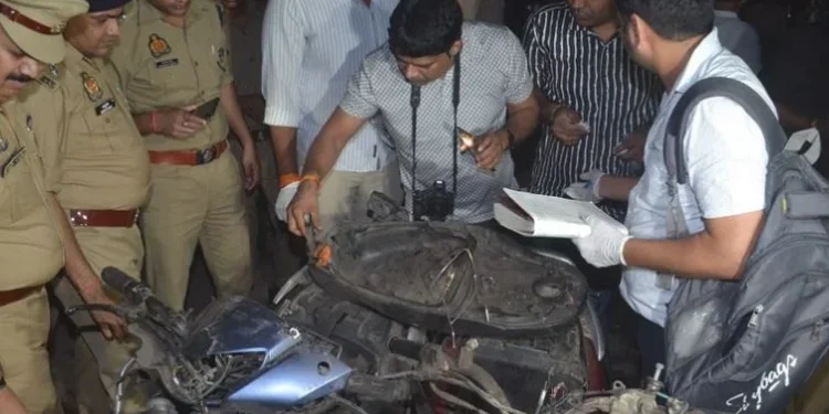 दीपावली से पहले दहला कानपुर, मिश्री बाजार में जोरदार धमाका दो स्कूटी ब्लास्ट, 6 लोग घायल  जांच में जुटीं एजेंसियां व पुलिस