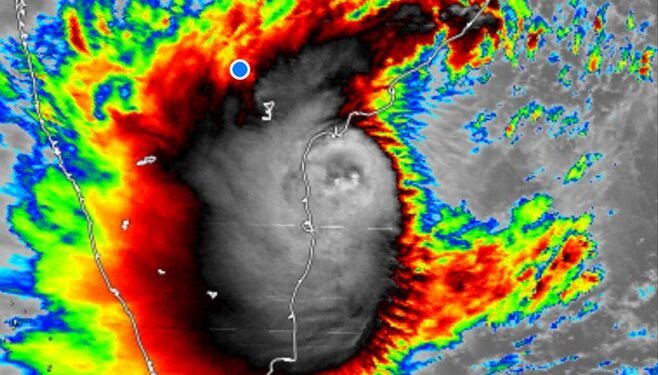 Cyclone “Montha”का कहर, आंध्र तट से आज टकराने की आशंका ,दक्षिण और पूर्व भारत में रेड अलर्ट  भारी बारिश और तेज हवाओं की चेतावनी