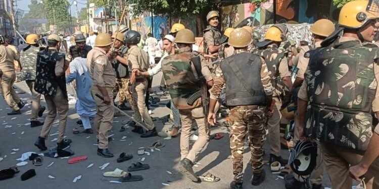 बरेली में हिंसा के बाद UP में हाई अलर्ट, इंटरनेट सेवा 48 घंटे के लिए प्रतिबंधित ,संवेदनशील इलाकों में पुलिस सख्त प्रशासन का संदेश अफवाहों से बचें, उकसावे में न आएं