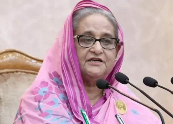 शेख हसीना की बढ़ी मुश्किलें 1400 से अधिक लोगों की हत्या के आरोप में 17 नवंबर को कोर्ट सुनाएगा फैंसला, प्रदर्शनकारियों ने अवामी लीग के मुख्यालय में लगाई आग