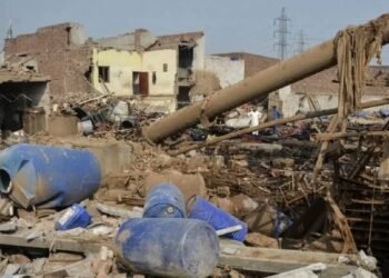 PAKISTAN के फैसलाबाद में फैक्ट्री में भीषण धमाका,गैस लीकेज के वजह से हुआ हादसा, 15 लोगों की मौत और 10 लोग घायल