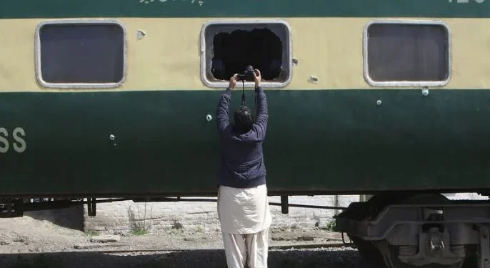 PAKISTAN में जाफर एक्सप्रेस को फिर बनाया गया निशाना, बलूचिस्‍तान के नसीराबाद में किया बम धमाका, बलूच रिपब्लिकन गार्ड्स ने ली इस हमले की जिम्मेदारी