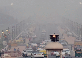 दिल्ली-एनसीआर में वायु प्रदूषण गंभीर, AQI 400 के पार; सांस लेने में हो रही मुश्किल