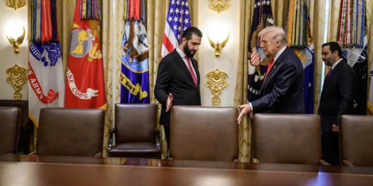 SYRIA के राष्ट्रपति अहमद अल-शरा की व्हाइट हाउस में  हुआ भव्य स्वागत,ट्रंप के साथ हुई तीसरी मुलाकात, अमेरिका-सिरीया संबंधों में सुधार का संकेत